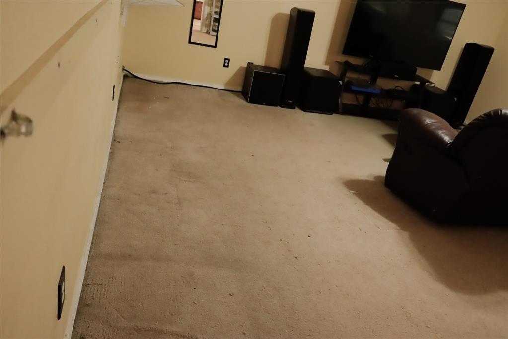 916 N Windermere Drive Property Photo 8