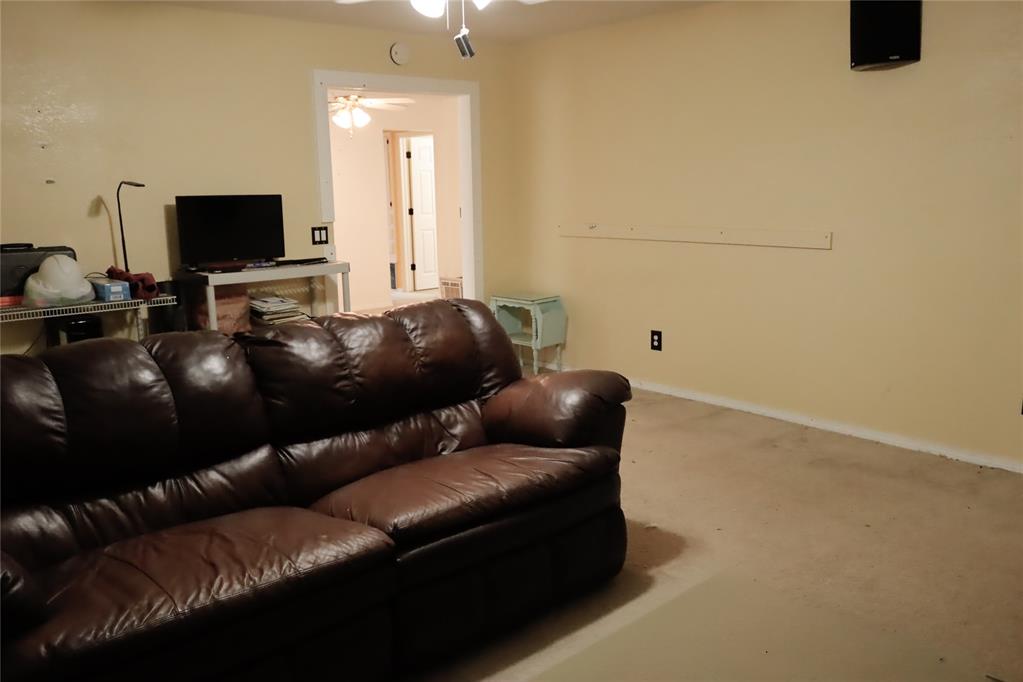 916 N Windermere Drive Property Photo 11