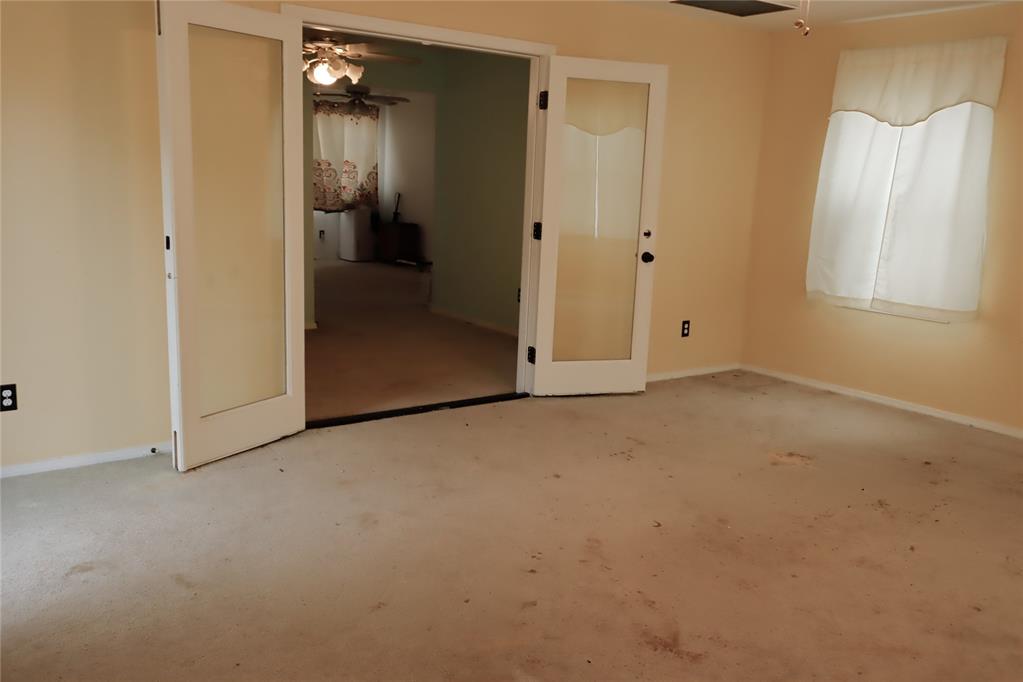 916 N Windermere Drive Property Photo 12