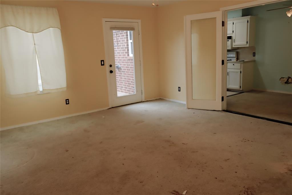 916 N Windermere Drive Property Photo 13