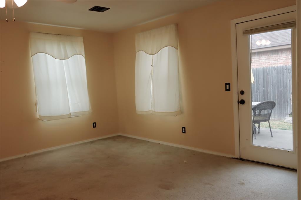916 N Windermere Drive Property Photo 14