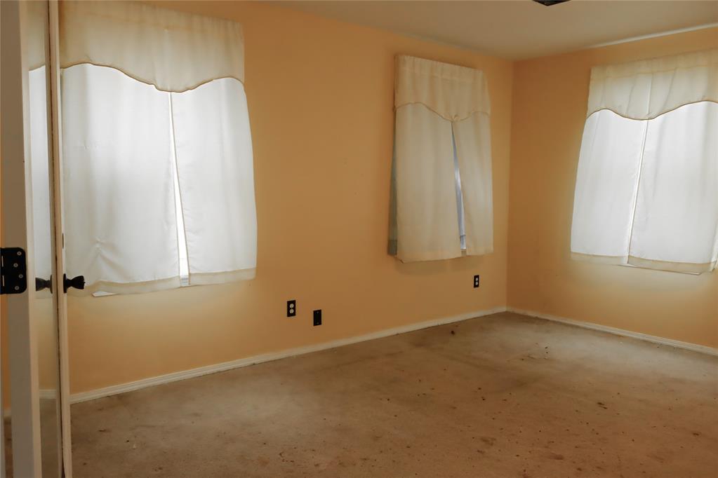 916 N Windermere Drive Property Photo 15