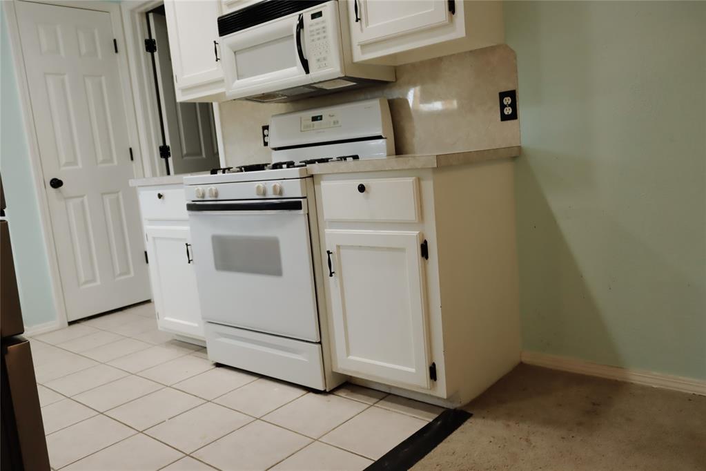 916 N Windermere Drive Property Photo 19