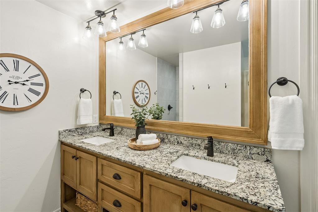 8008 Mimosa Drive Property Photo 13