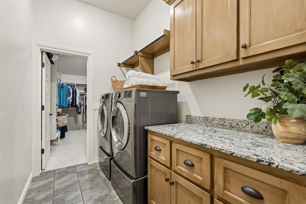 8008 Mimosa Drive Property Photo 17