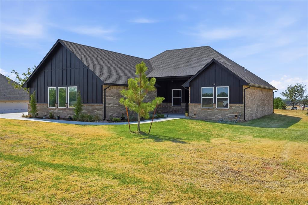 2439 Wolf Creek Bend Property Photo 2