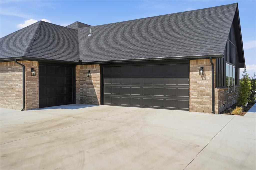 2439 Wolf Creek Bend Property Photo 4