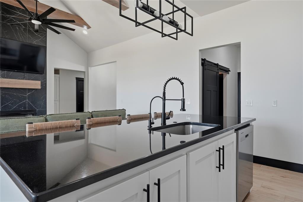 2439 Wolf Creek Bend Property Photo 17