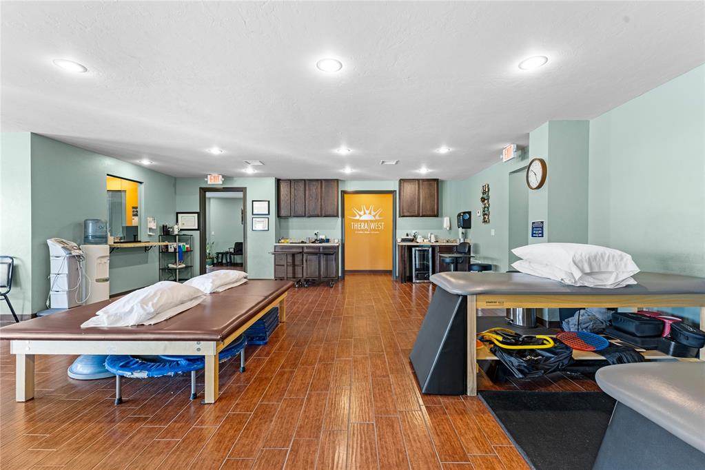 424 N State Street Property Photo 13