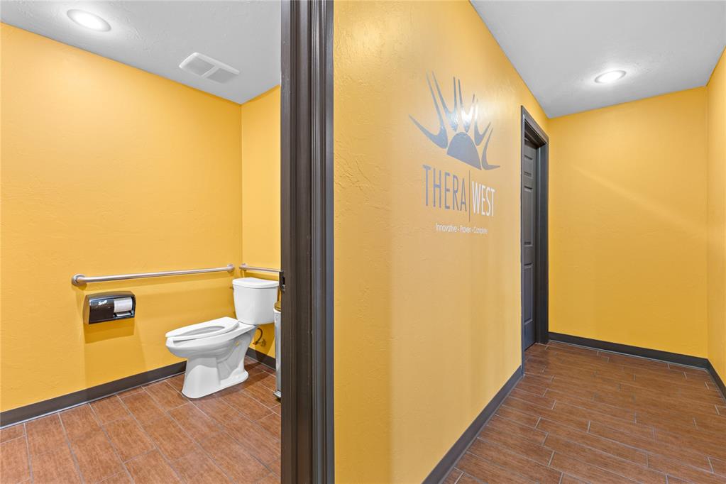 424 N State Street Property Photo 14