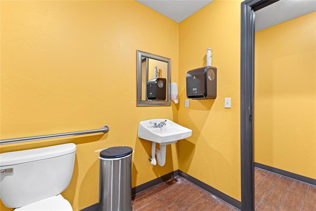 424 N State Street Property Photo 15