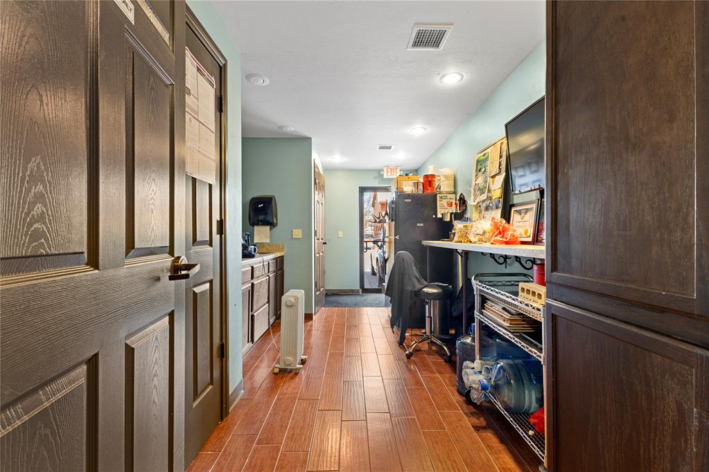 424 N State Street Property Photo 19