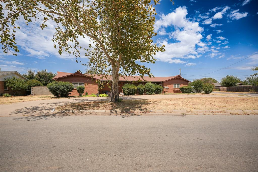 1909 Willard Drive Property Photo 1