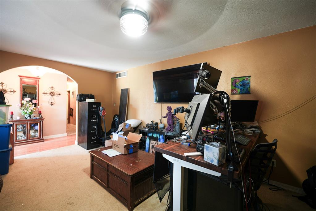1909 Willard Drive Property Photo 9