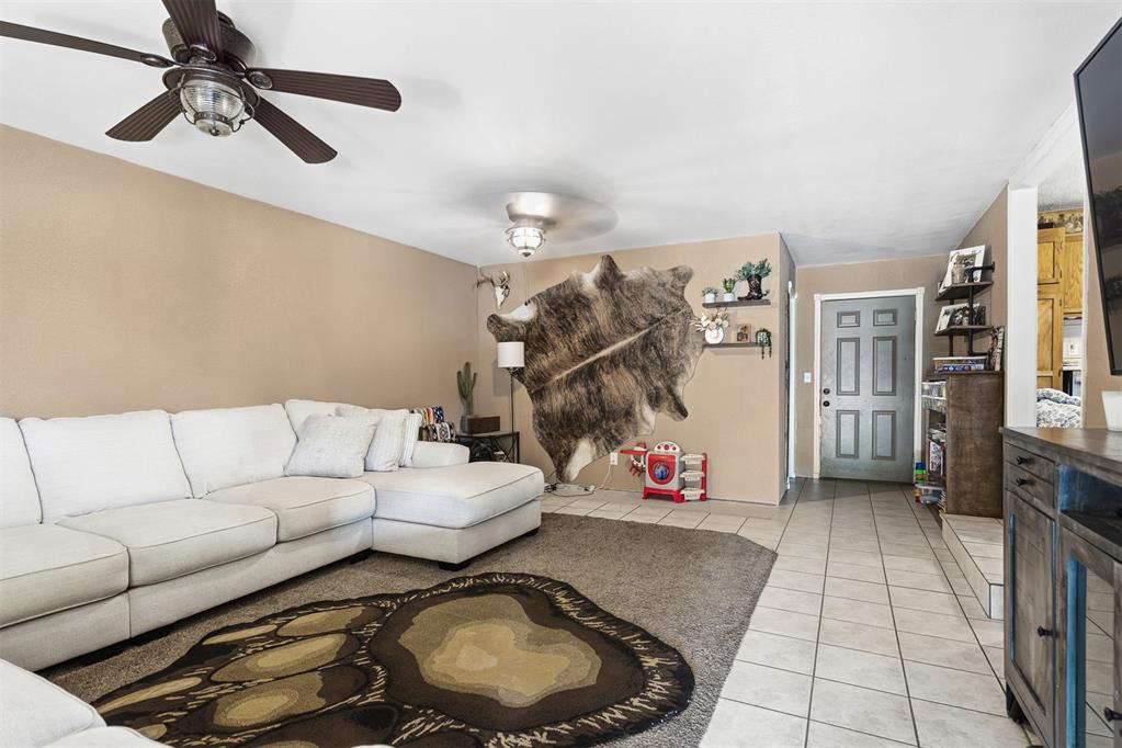 402 W A Street Property Photo 3