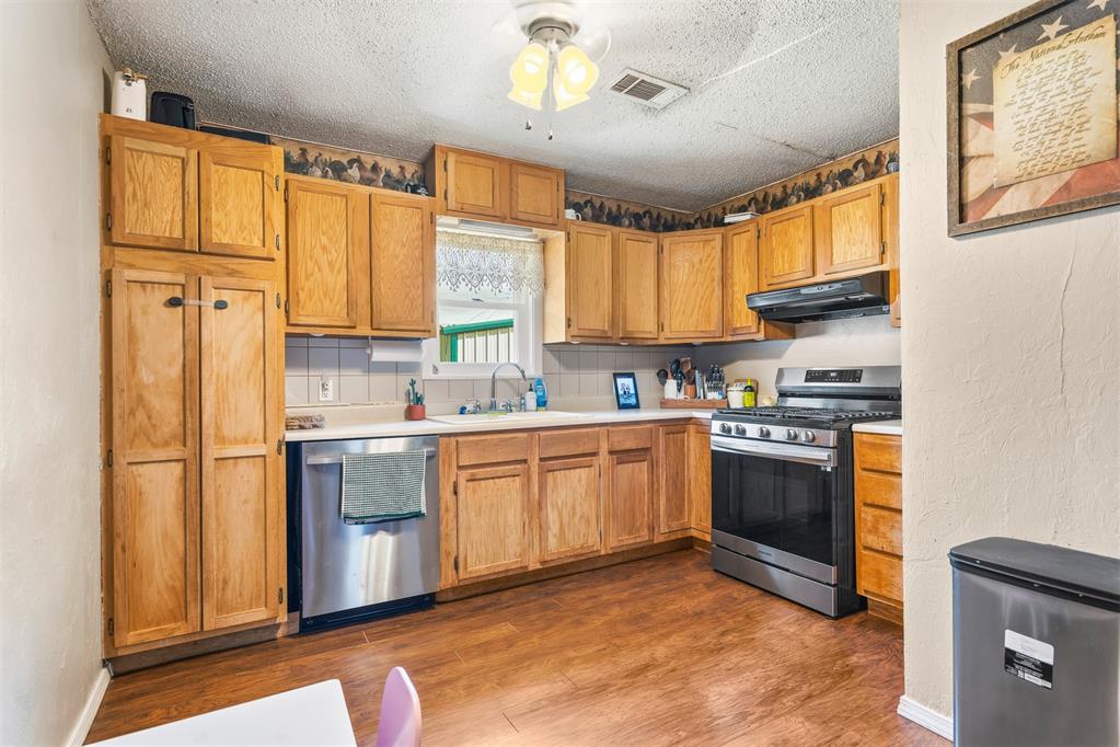402 W A Street Property Photo 6