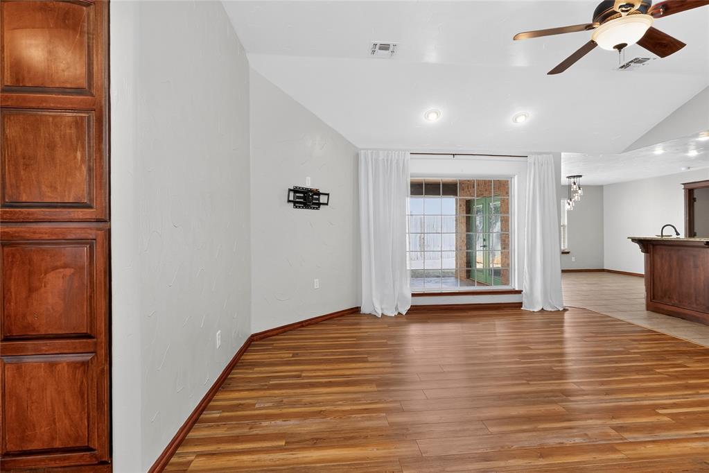 1105 Hershel Drive Property Photo 4