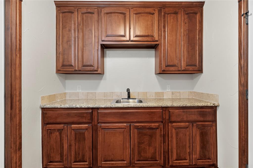 1105 Hershel Drive Property Photo 32