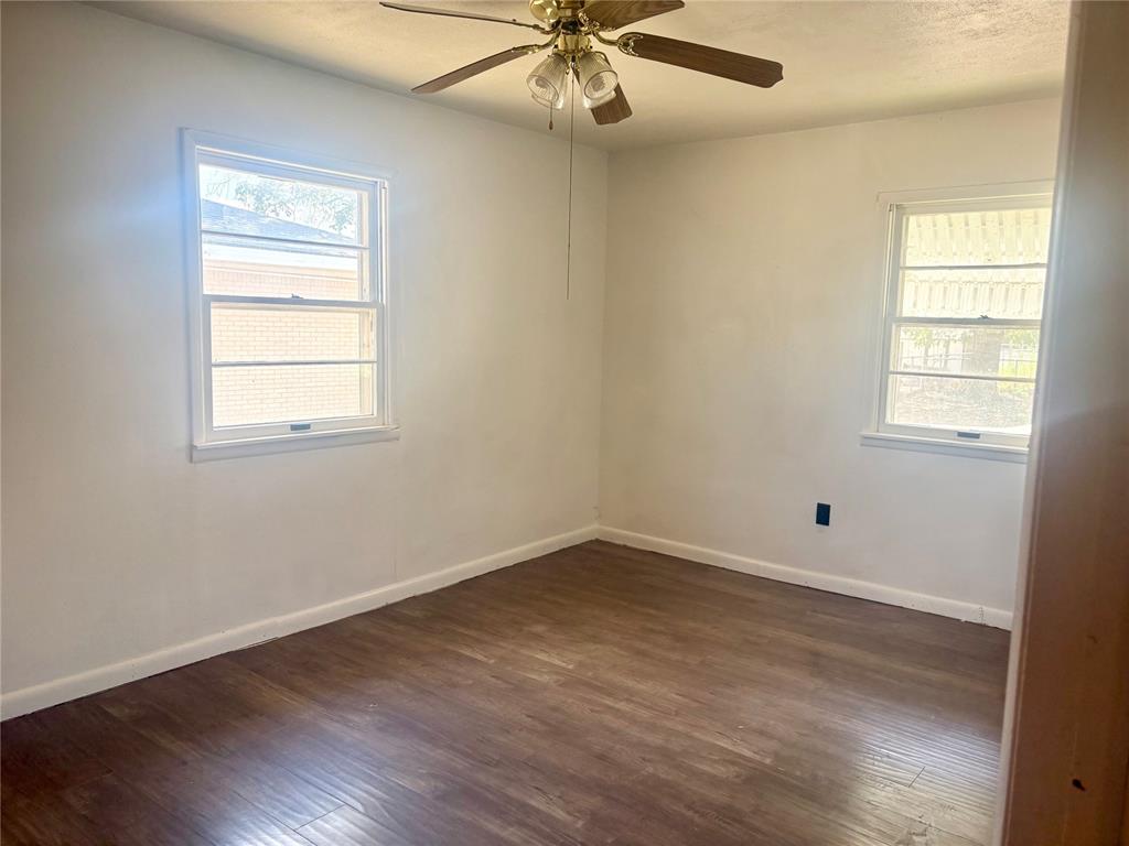803 Willis Avenue Property Photo 11