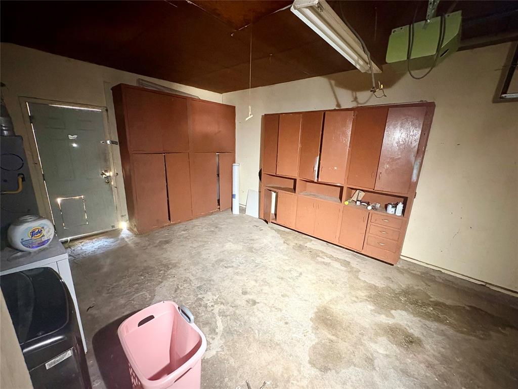 803 Willis Avenue Property Photo 16