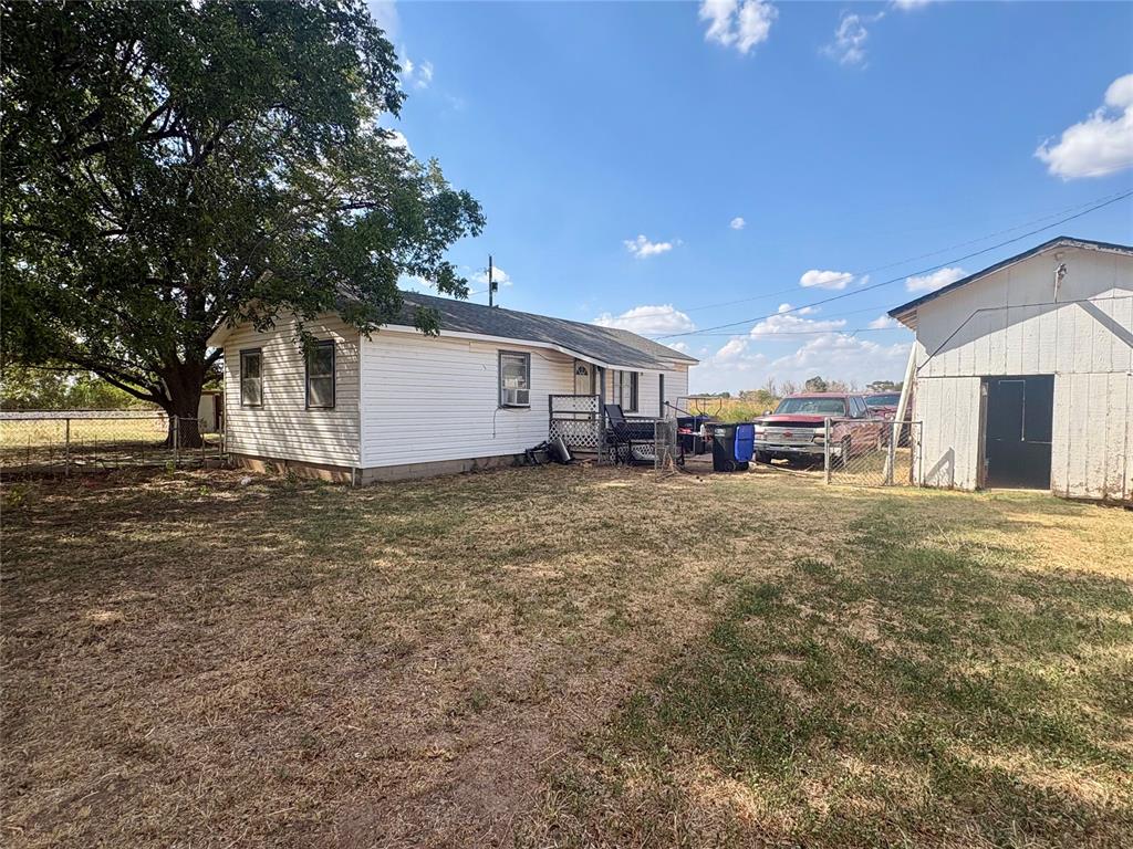 803 Willis Avenue Property Photo 19