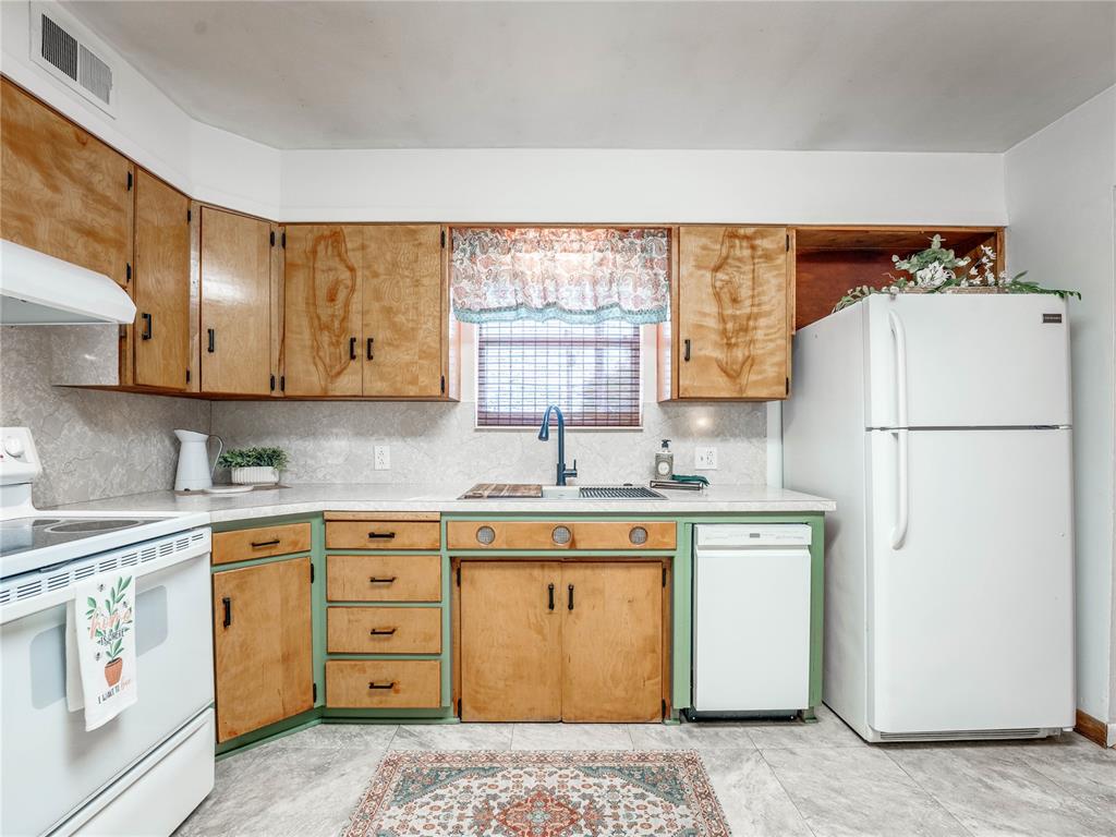 3574 N Highway 74 Property Photo 9
