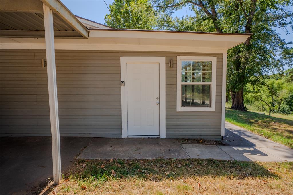 5617 S Indian Meridian Road Property Photo 2