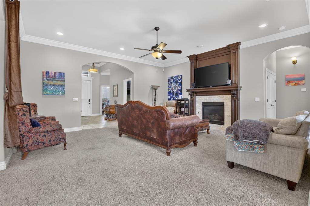 6408 Nw 155th Street Property Photo 4