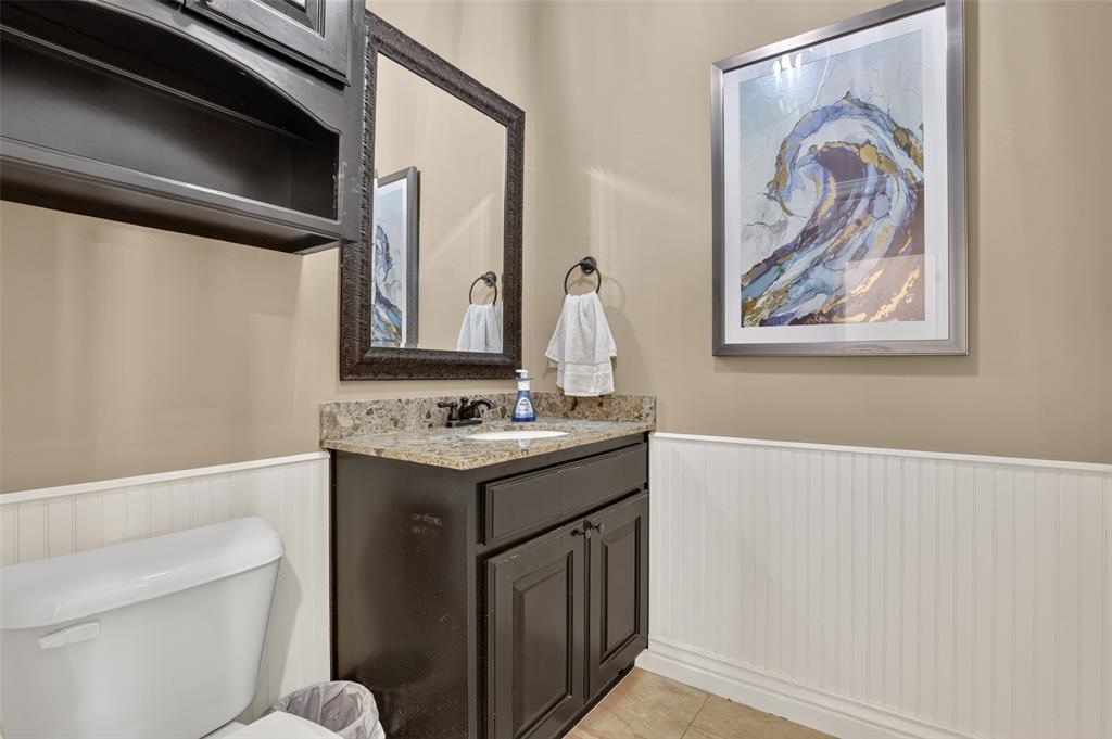 6408 Nw 155th Street Property Photo 10