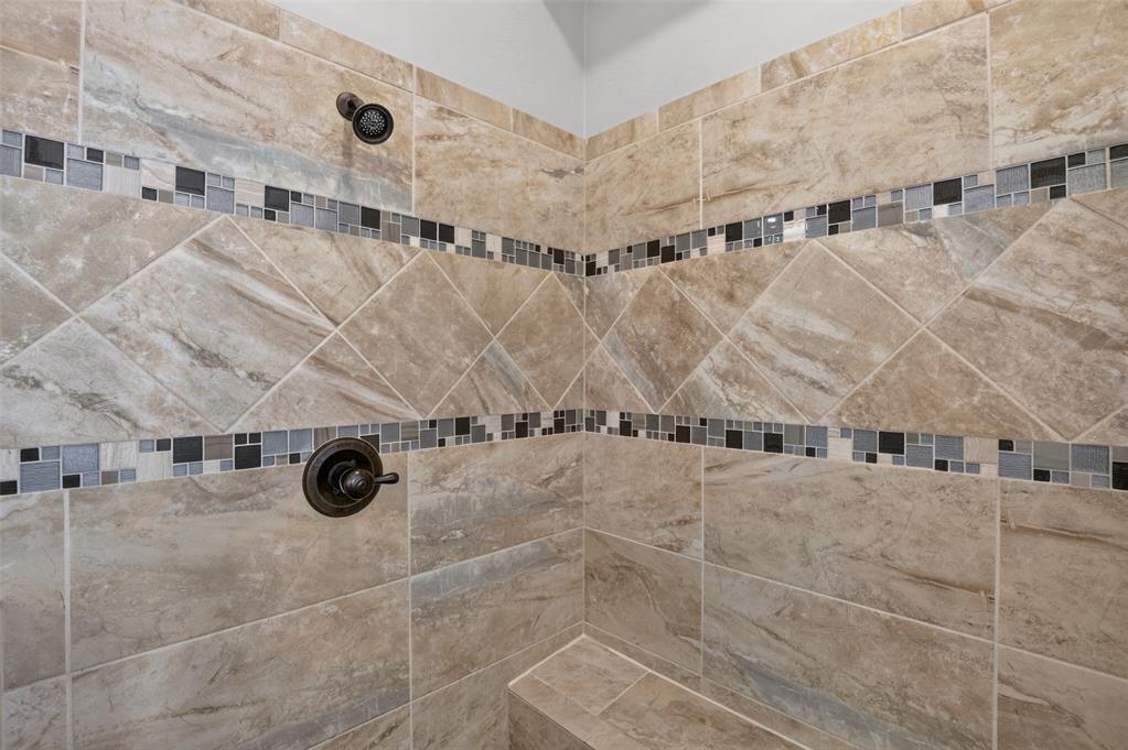 6408 Nw 155th Street Property Photo 18