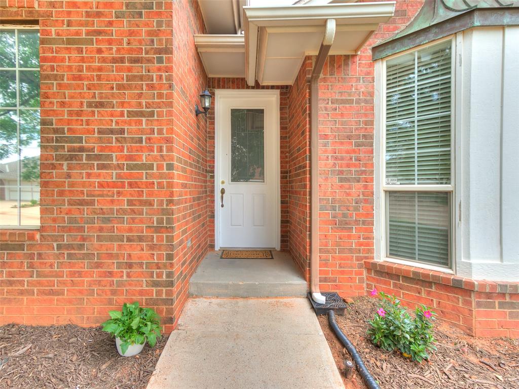 15524 Swallowtail Drive Property Photo 3