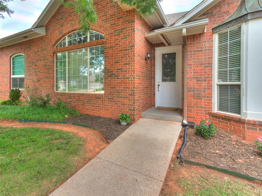 15524 Swallowtail Drive Property Photo 4