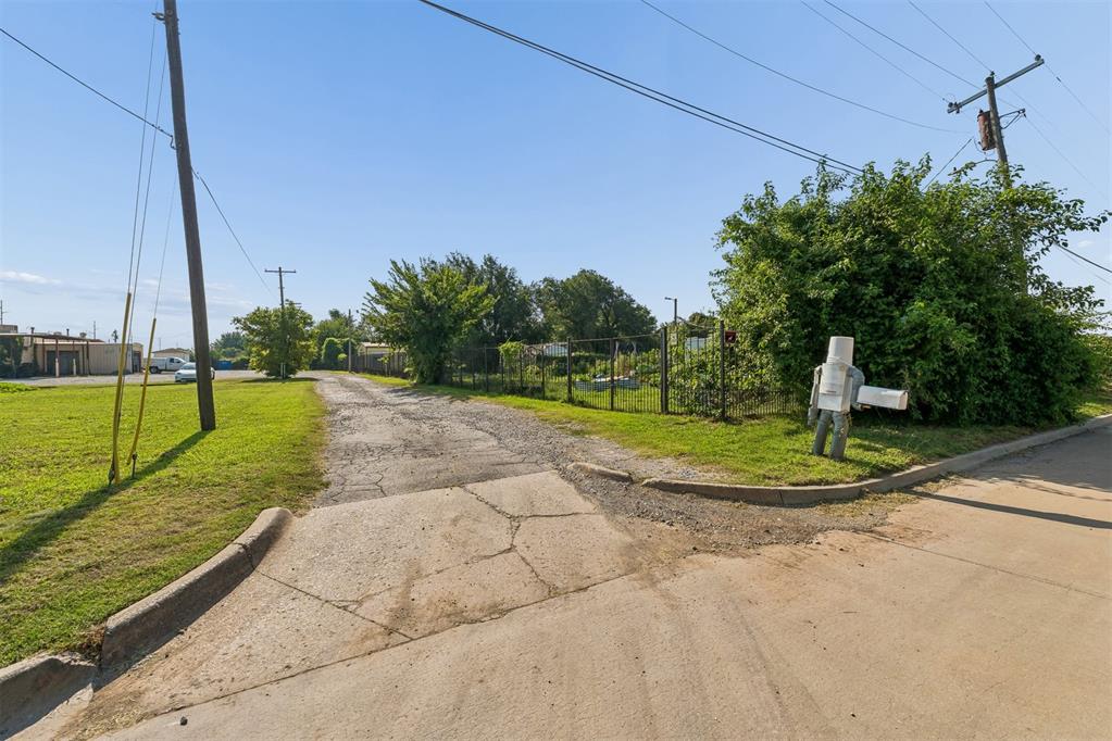 902 N Purdue Avenue Property Photo 2