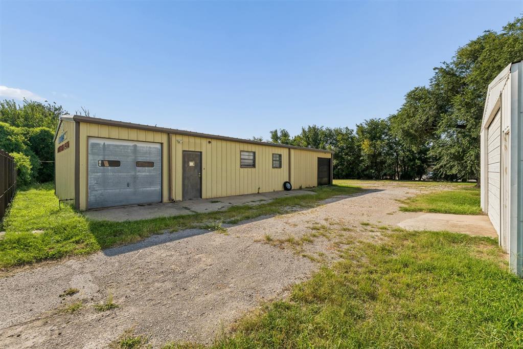 902 N Purdue Avenue Property Photo 6