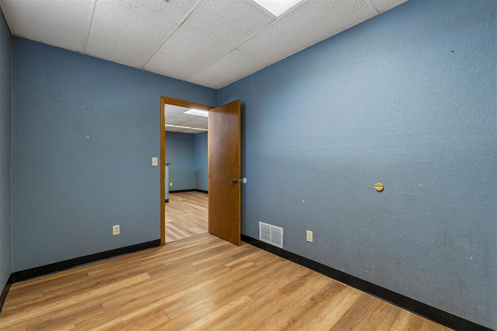 902 N Purdue Avenue Property Photo 16
