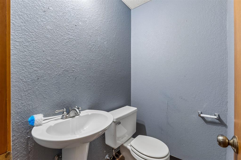 902 N Purdue Avenue Property Photo 20