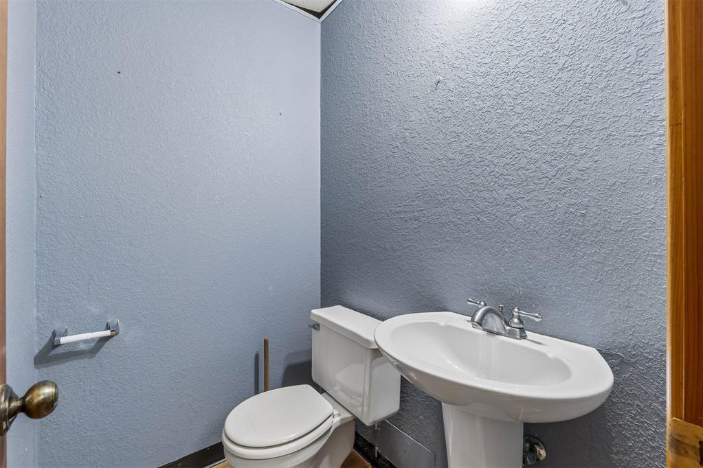 902 N Purdue Avenue Property Photo 21