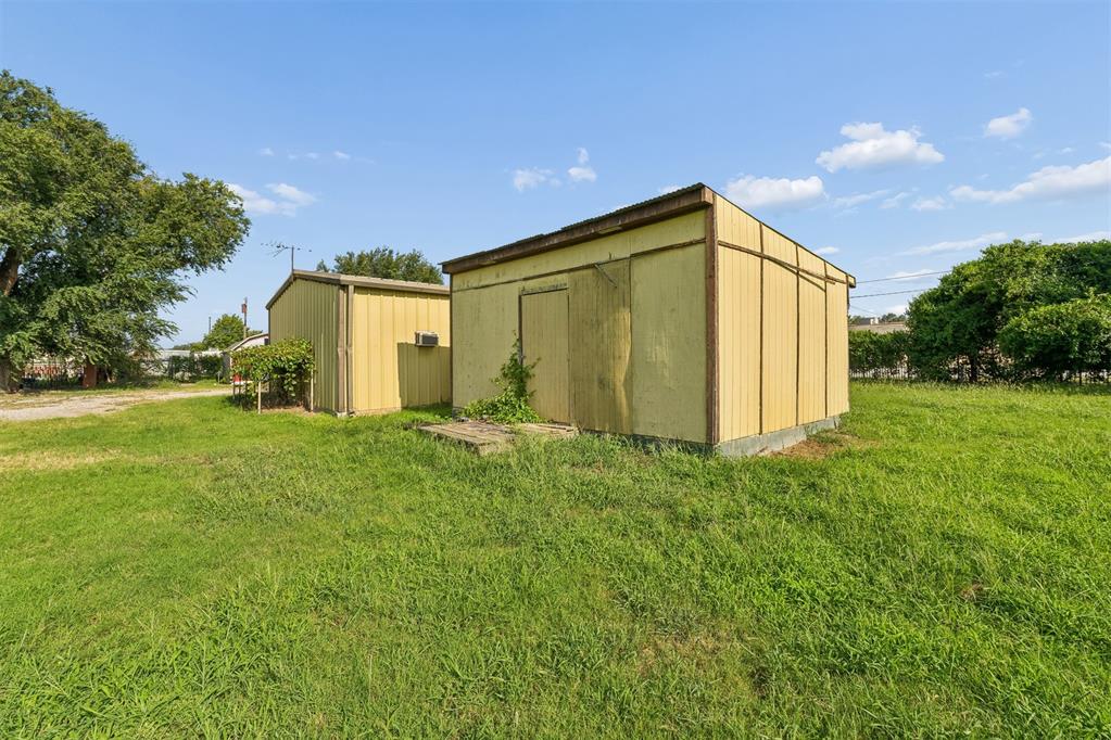 902 N Purdue Avenue Property Photo 31