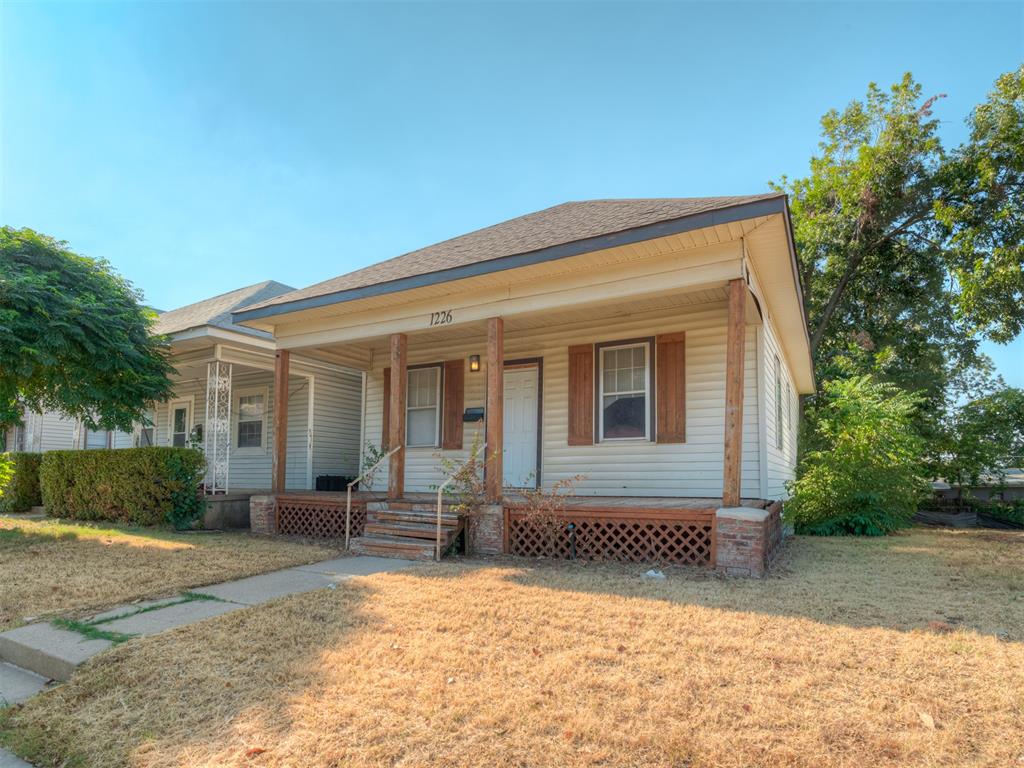 1226 Nw 8th Street Property Photo 3