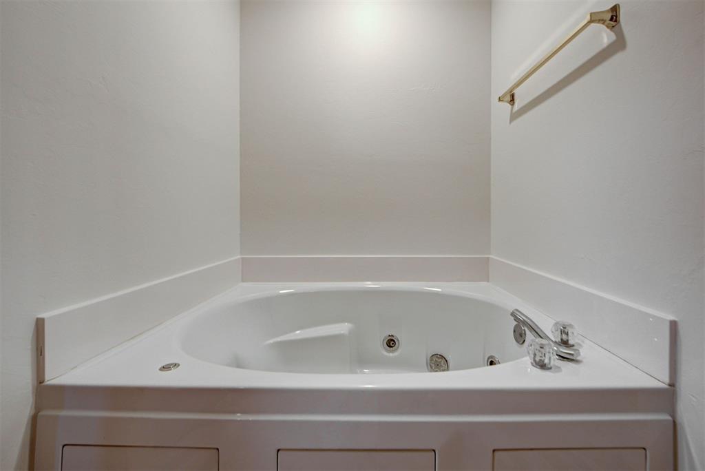 204 Persimmon Ridge Drive Property Photo 34
