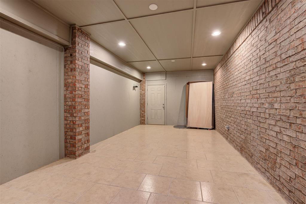 450 E Main Street Property Photo 35
