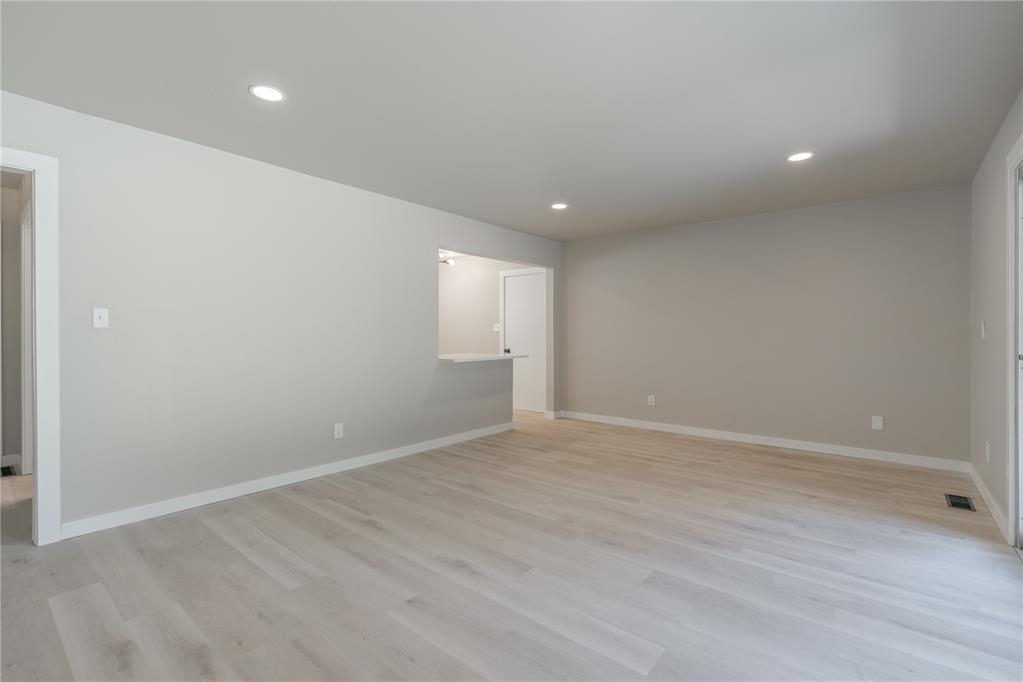 3929 Nw 59th Street Property Photo 4