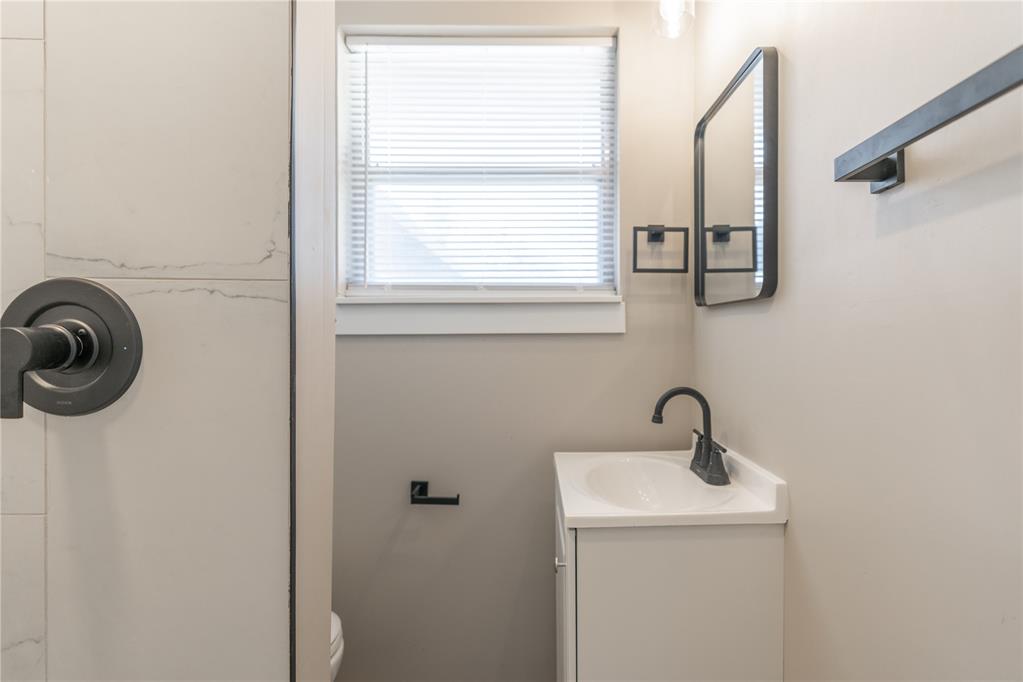 3929 Nw 59th Street Property Photo 17