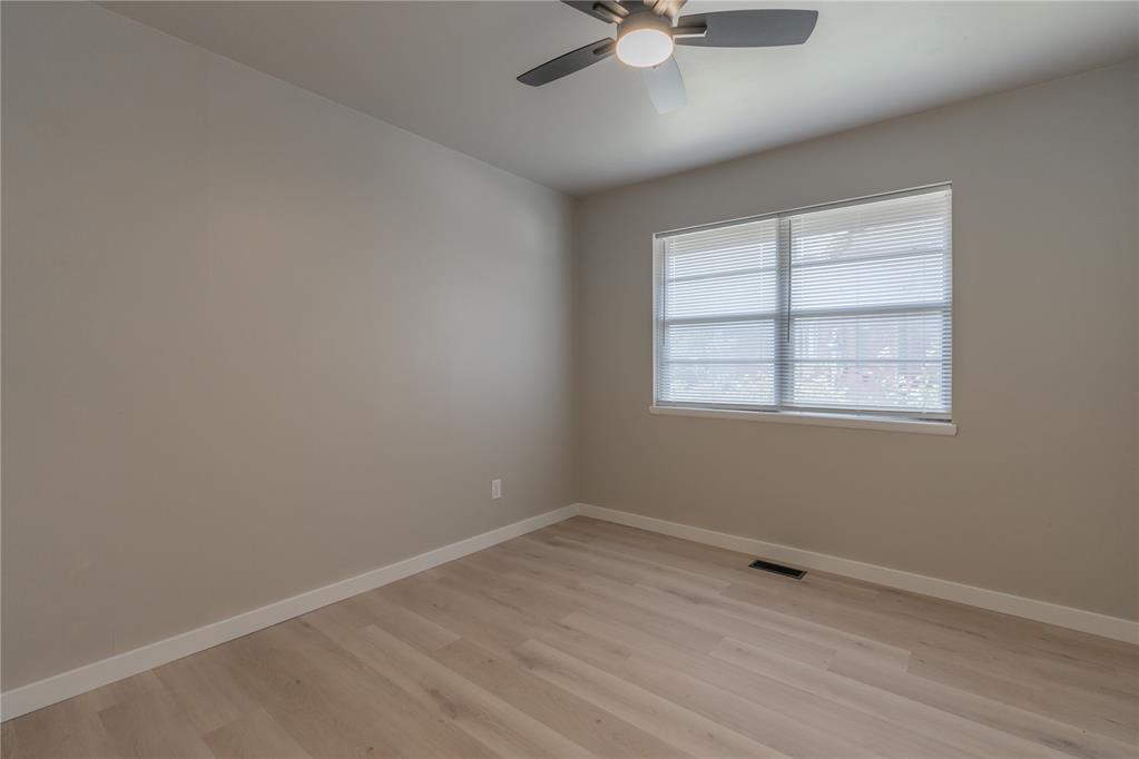 3929 Nw 59th Street Property Photo 18