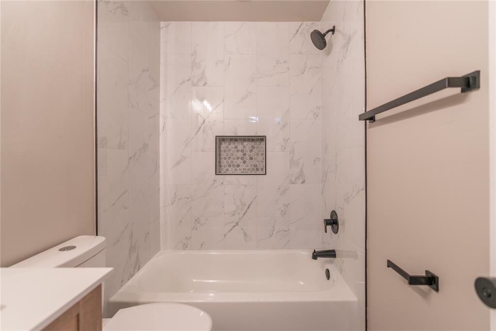 3929 Nw 59th Street Property Photo 22