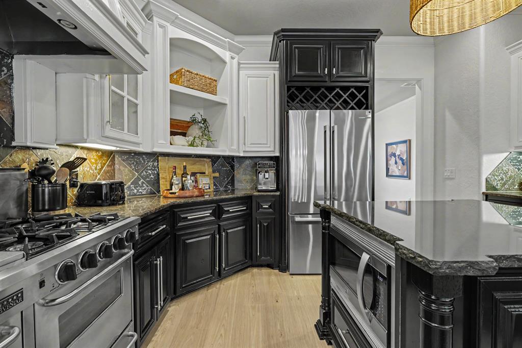 17104 Hawks Ridge Lane Property Photo 13