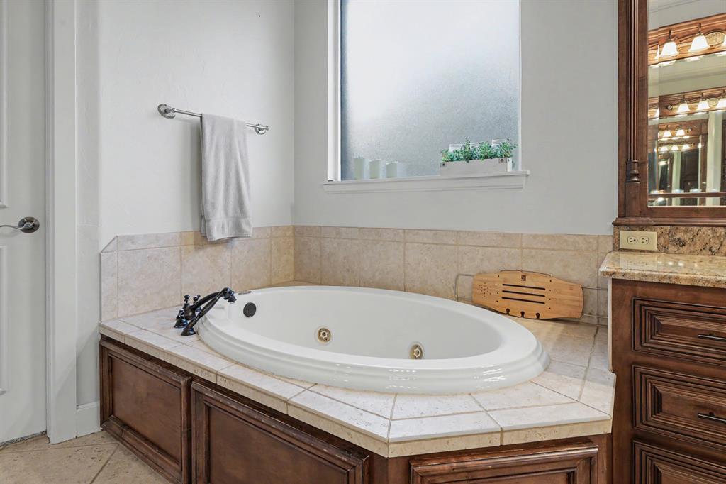 17104 Hawks Ridge Lane Property Photo 19