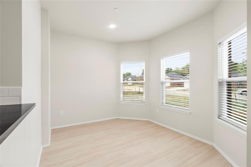 220 E Abbot Lane Property Photo 8