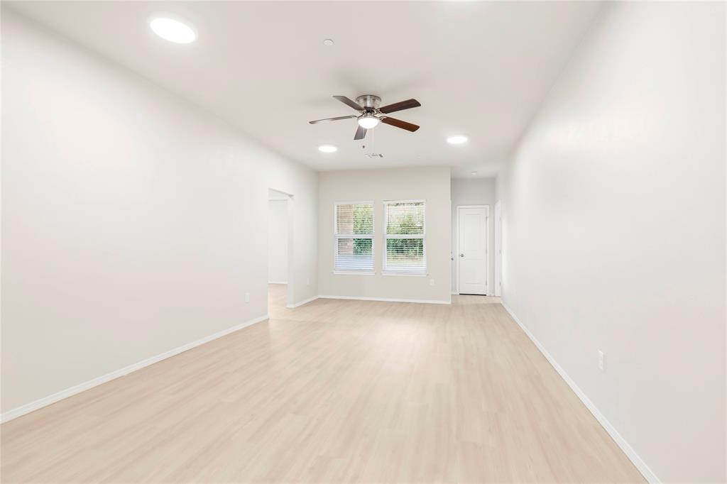 220 E Abbot Lane Property Photo 10