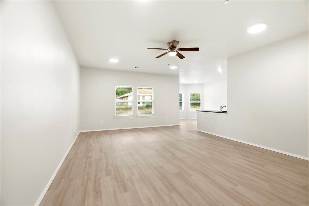 224 E Abbot Lane Property Photo 8